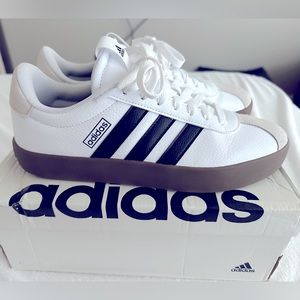 Adidas VL Court 3.0 size 9.5
